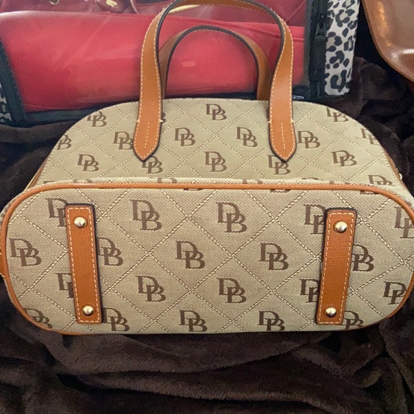 Dooney & Burke satchel purse - Picture 4 of 4